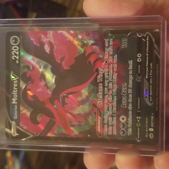 Galarian Moltres V - Picture 3 of 3